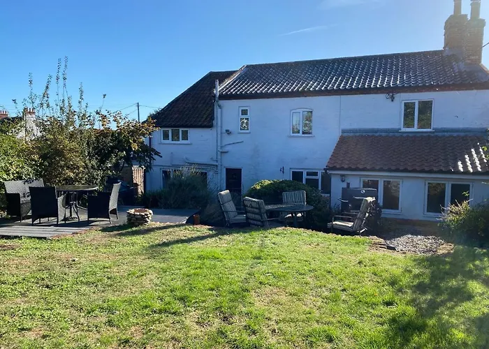 Carlton Cottage Country Retreat - Perfect For Ipswich - Aldeburgh - Southwold - Thorpeness - Sizewell B - Sizewell C - Sleeps 13